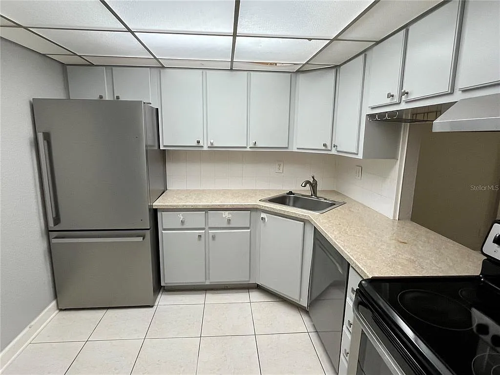 1 bed, 1.0 bath, 714 sqft, $1,300 — Photo 3