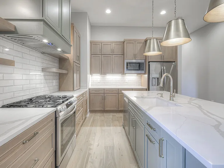 821 Acklen Ave — Photo 5