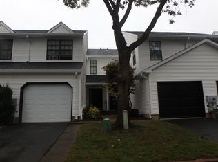 152 Chestnut Way, Manalapan, NJ 07726