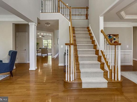 3rd image of 6932 Tyndale St