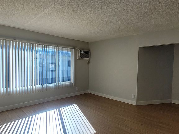 4th image of 5637 Virginia Ave #206