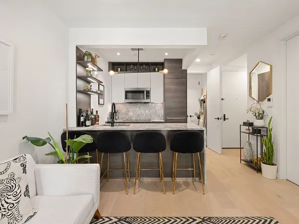 442 Pulaski St #2F, Brooklyn, NY 11221