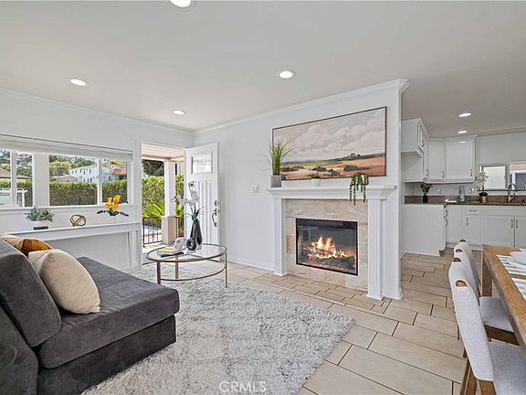 4th image of 744 W 20th St
