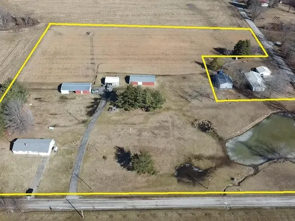 14880 E Windsong Rd, Mount Vernon, IL 62864