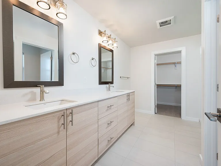 5575 Westmorland Dr — Photo 12