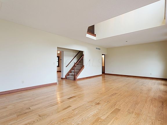 5th image of 1197 Oakwood Ln