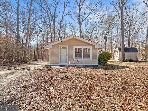 2nd image of 1910 Winslow Rd