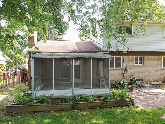 4th image of 330 Ely Dr N