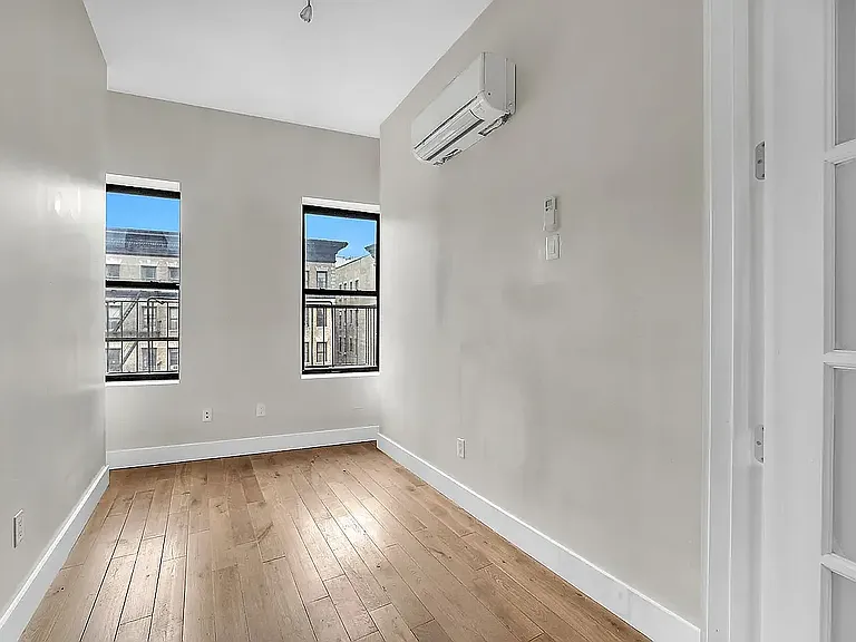 320 Street Nicholass Ave #4F — Photo 4