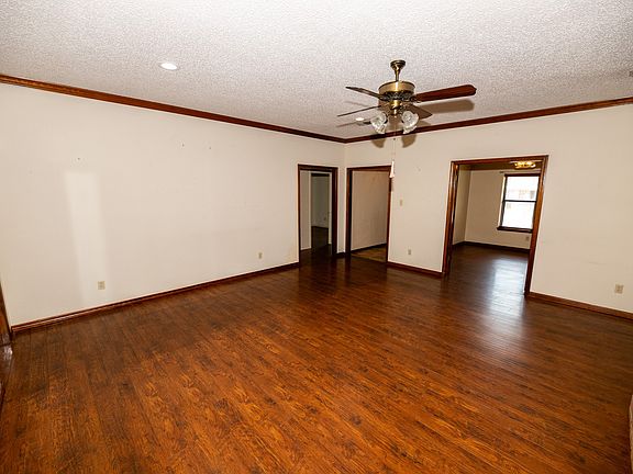 5th image of 104 Cedar Springs Blvd