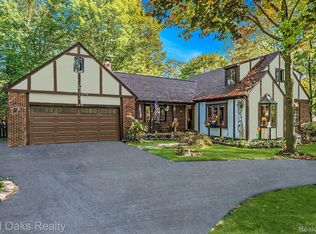 300 Elmwood Dr, Davison, MI 48423