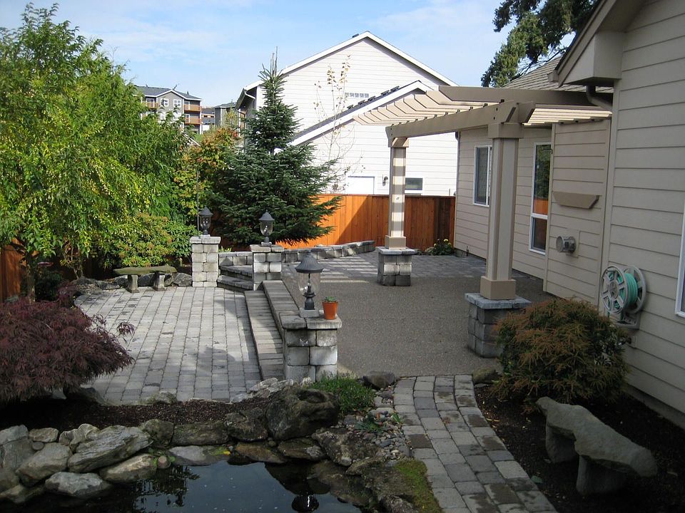 2nd image of 6671 Parkshadow Ct NE