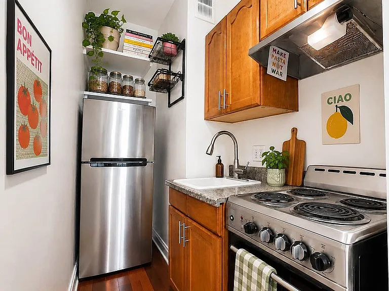 208 W 123rd St #2F — Photo 4