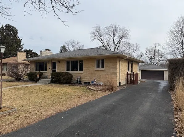 614 Cornelia St, Joliet, IL 60435