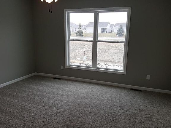 4th image of 1939 Newbury Cir