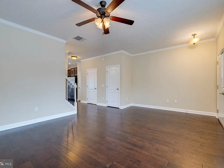 102 Cedar Point Ln — Photo 2