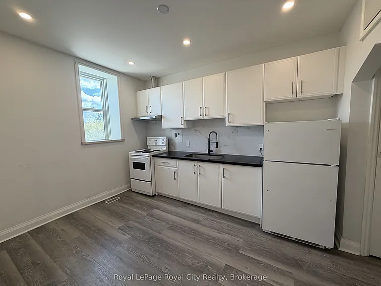 21 Gordon St #7 — Photo 6