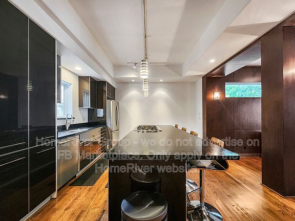 5th image of 1818 Prospect St