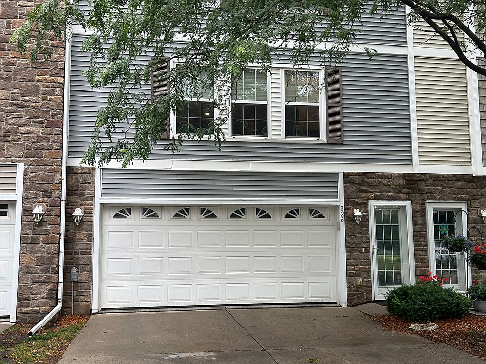 1st image of 326 NE Kingwood