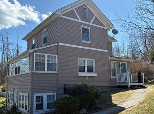 20 Quaker Hill Rd, Pawling, NY 12564