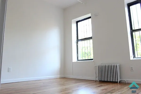 Rented by EXR | media 18