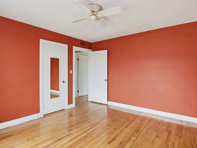 20 Ashland St #3L — Photo 6