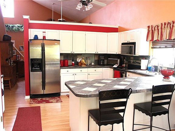 5th image of 1400 Crownview Ct