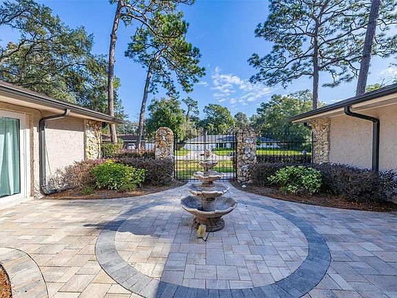 5th image of 204 BLUE LAKE DRIVE