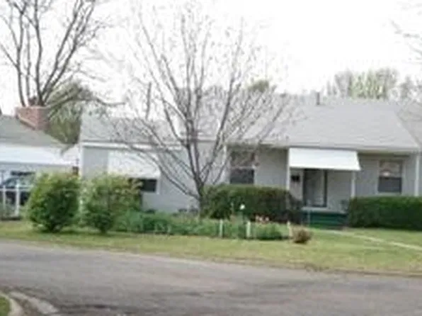 725 Nw #E, Miami, OK 74354