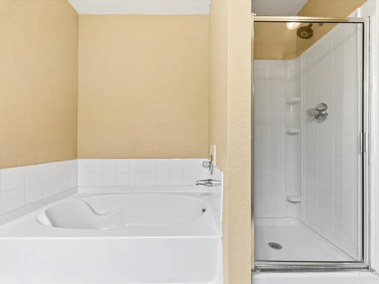 5519 Tomas Cir — Photo 15