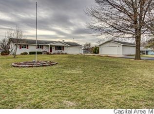 59 Lamar Ct, Riverton, IL 62561
