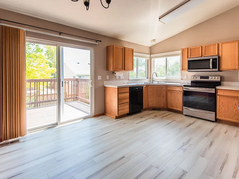 4060 Florence Dr — Photo 8