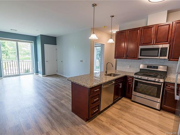 2nd image of 614 Shippan Ave #108