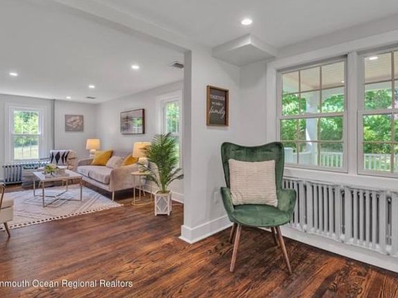 5th image of 34 Holland Ave