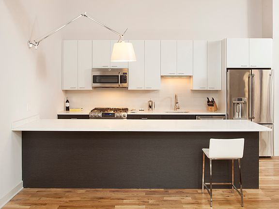 4th image of 1338 N Damen Ave APT 205