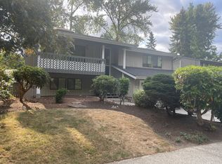 6305 152nd Ave NE, Redmond, WA 98052