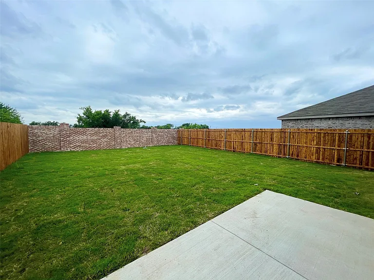 481 Grenada Lake Dr — Photo 10