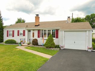 1424 Roselawn Dr, Bethlehem, PA