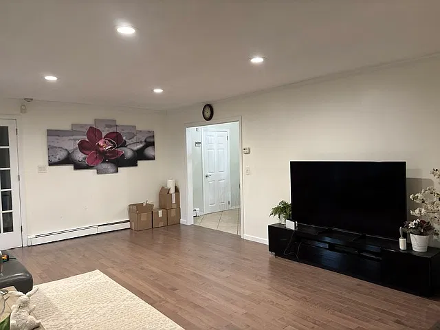 5 bed, 2338 sqft, $6,800 — Photo 3