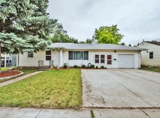 426 17th St S, Moorhead, MN 56560
