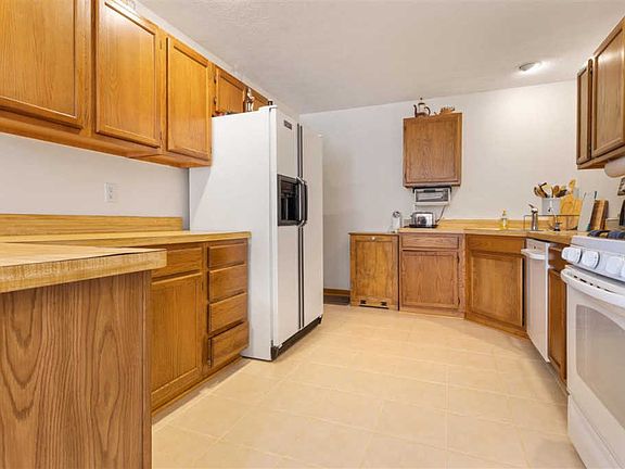 5th image of 4630-4632 Fenton Ln