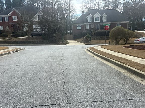 4th image of 2725 Runnelwood Ln