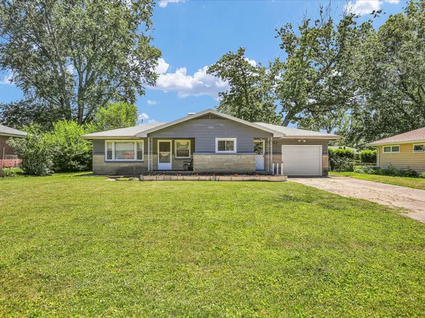 1804 McDonald Dr, Champaign, IL 61821