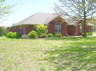 4104 S 118th Rd, Bolivar, MO 65613