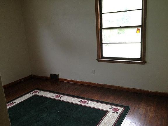 4th image of 329 Dale Ave