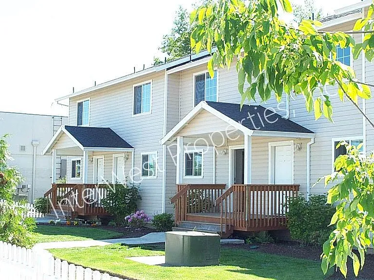 3025 S Troutdale Rd — Photo 1