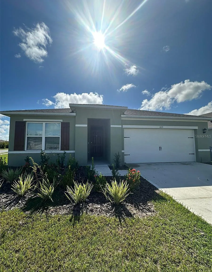3 bed, 1725 sqft, $2,300 — Photo 1