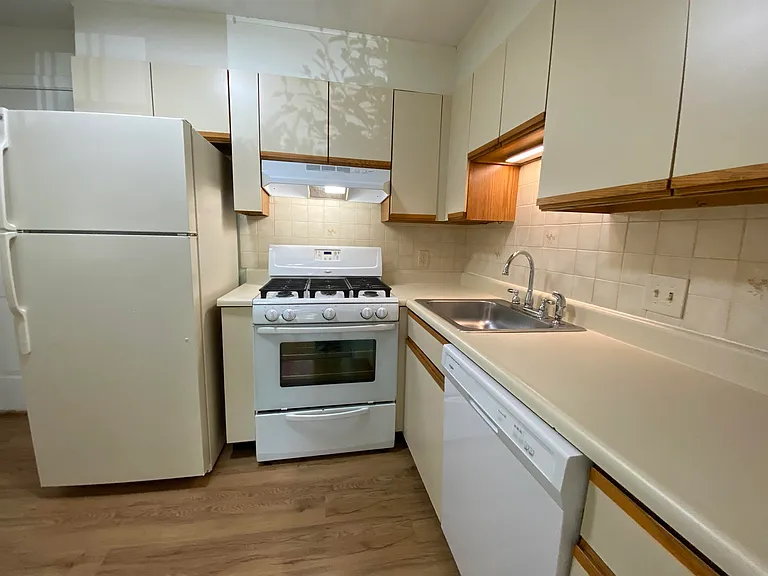 379 Huse Rd #33 — Photo 12