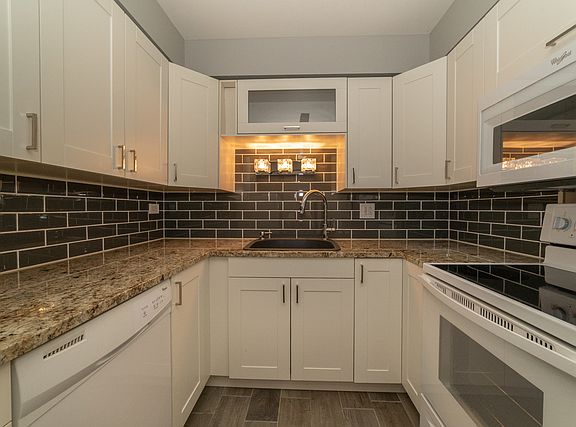 4th image of 2330 N Harlem Ave APT 2G