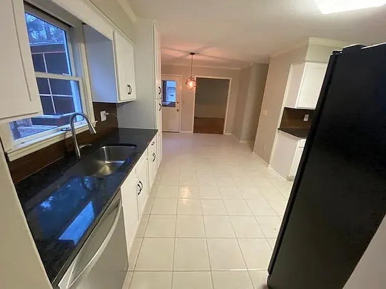 537 Aquarius Dr — Photo 26